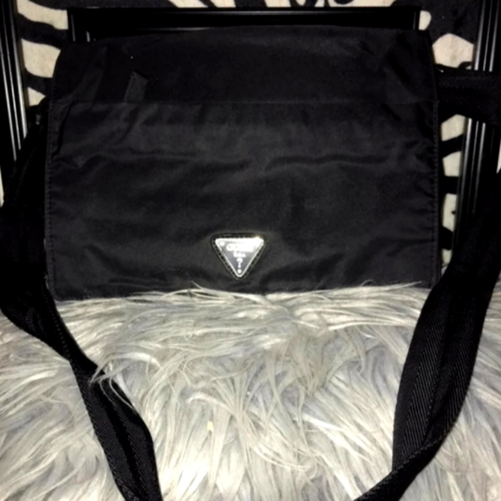 GUESS Black crossbody strap shoulder bag